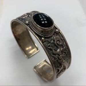 Vintage sterling silver and onyx cuff bracelet